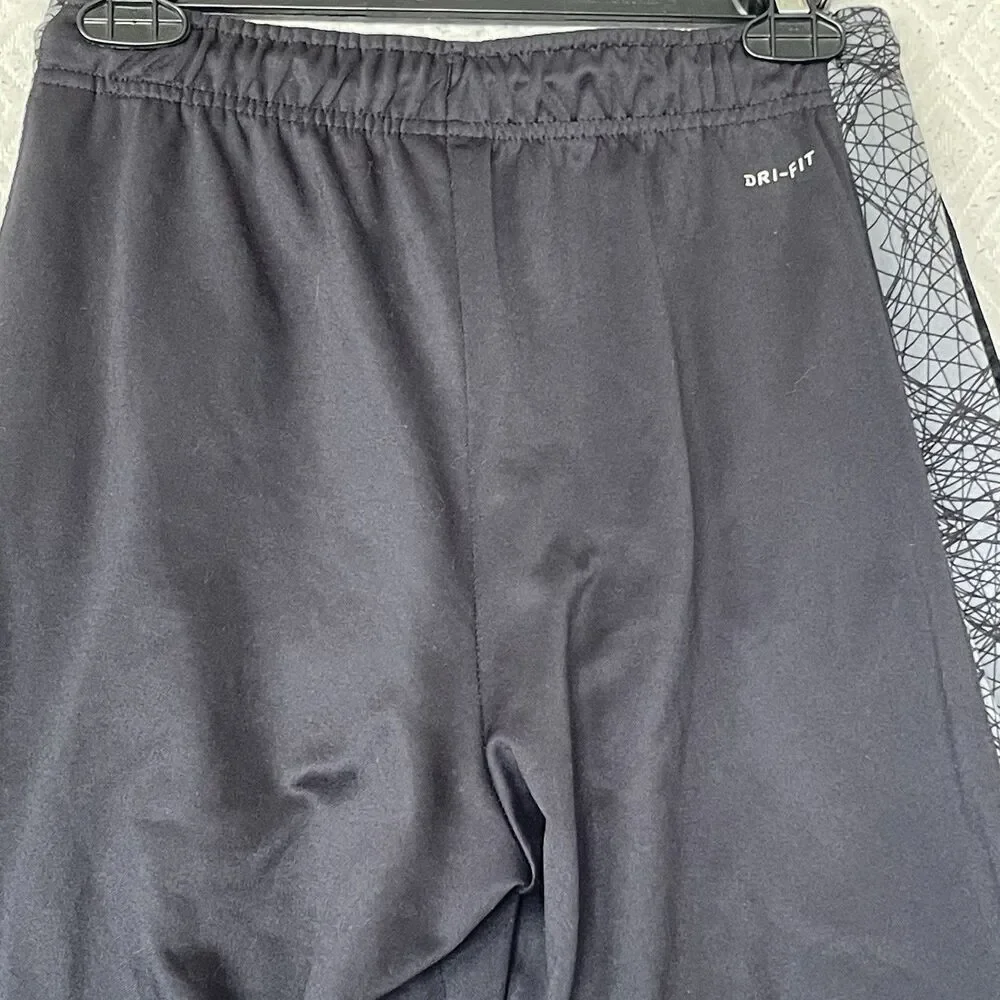Nike boys xl